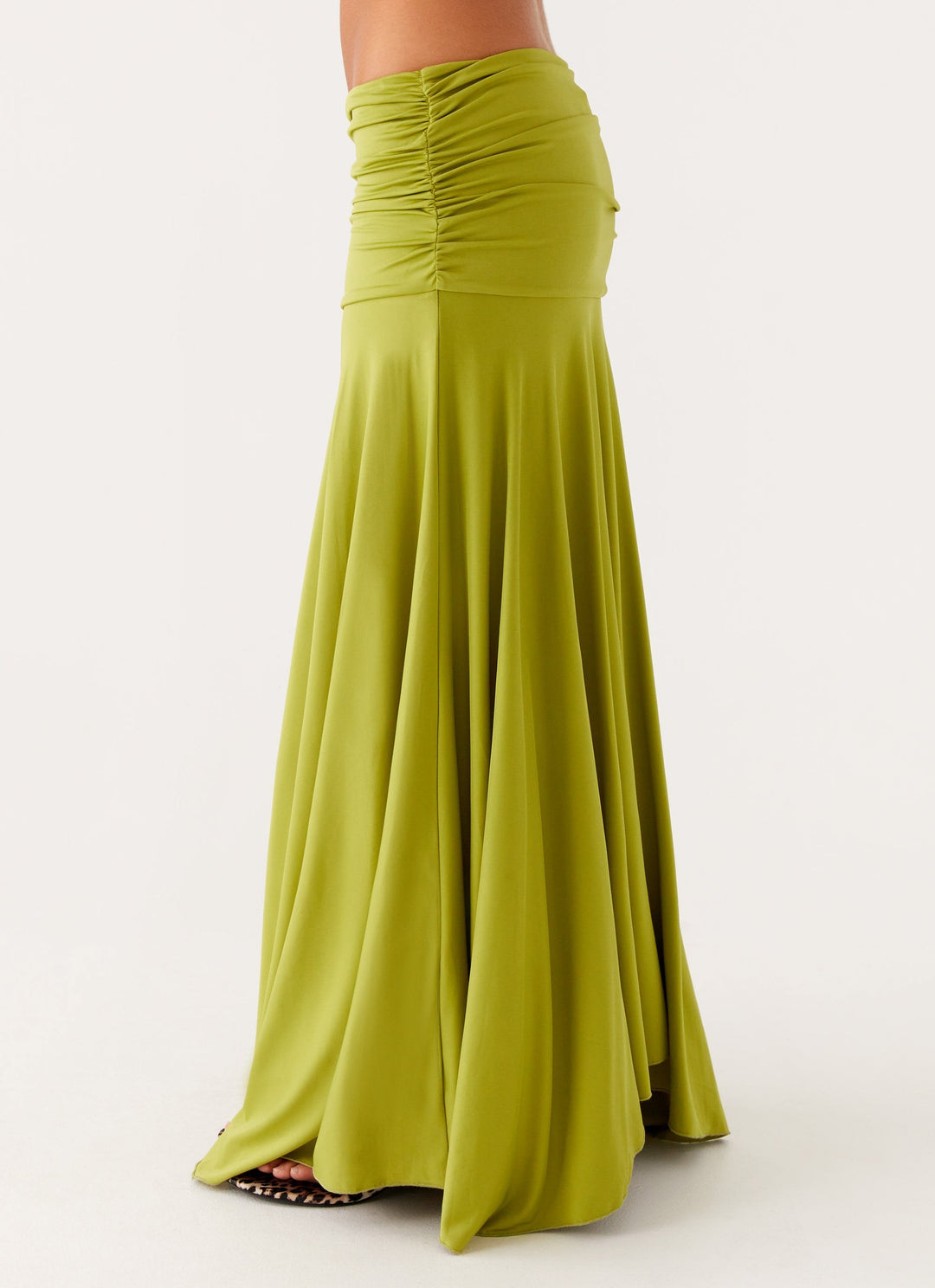 Maxikleid aus gerafftem Satin